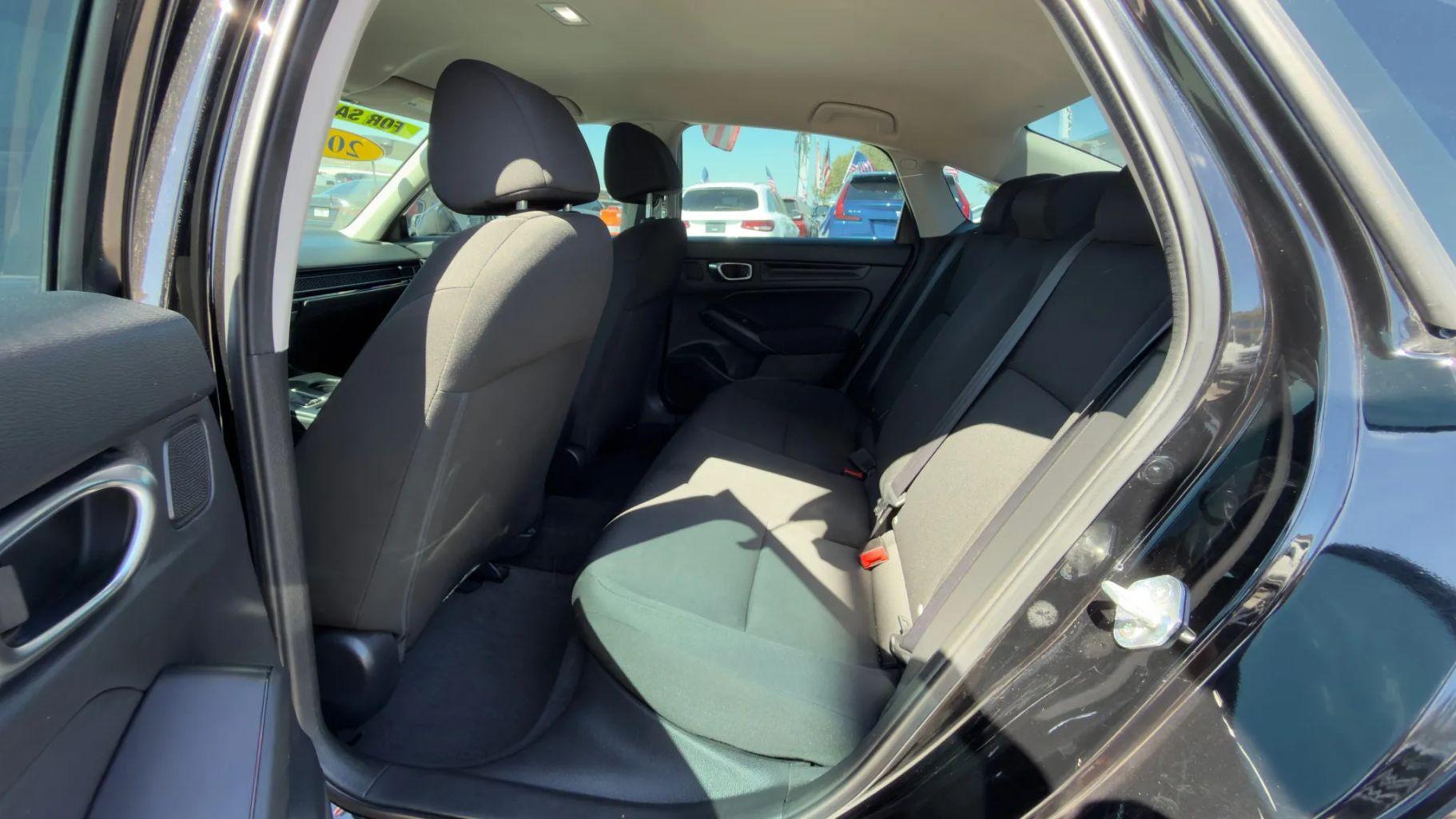 Honda Civic - Thumbnail 2