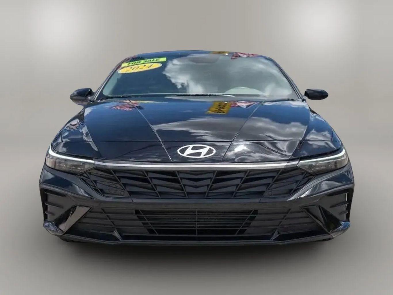 Hyundai Elantra - Thumbnail 9