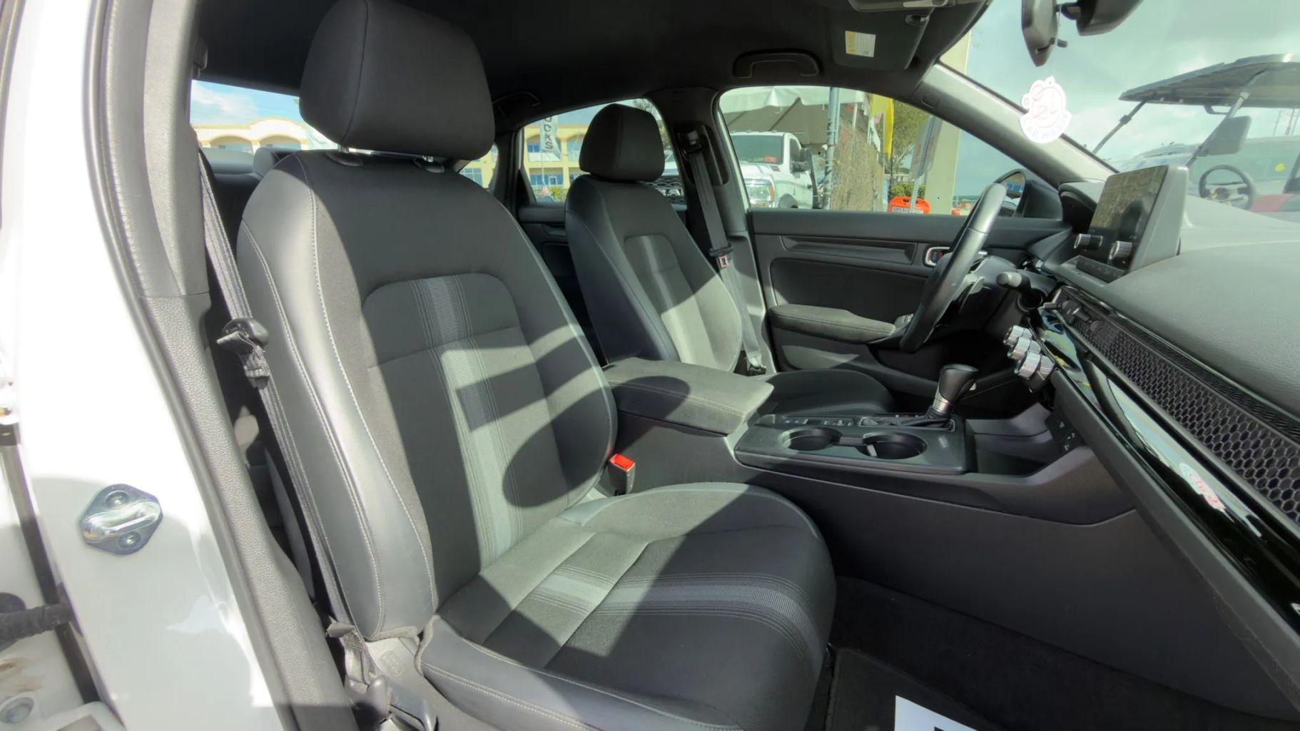 Honda Civic - Thumbnail 15