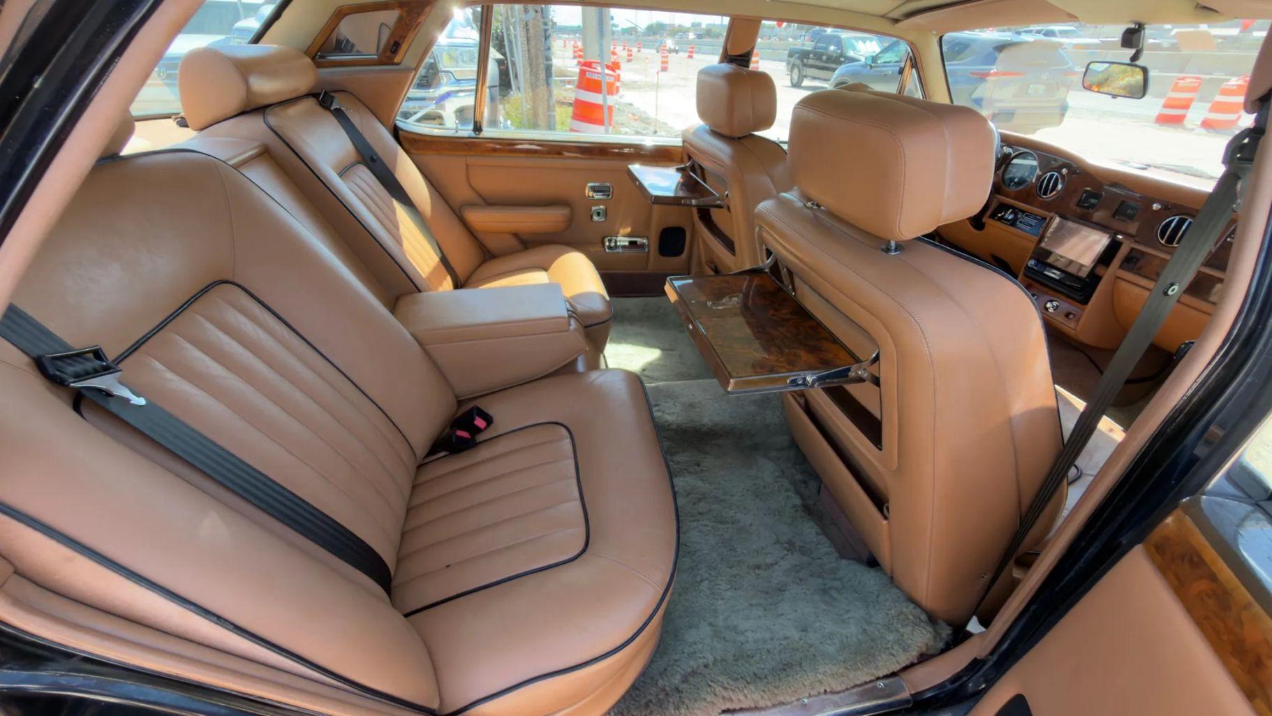 Rolls-Royce Silver Spur Sedan - Thumbnail 20