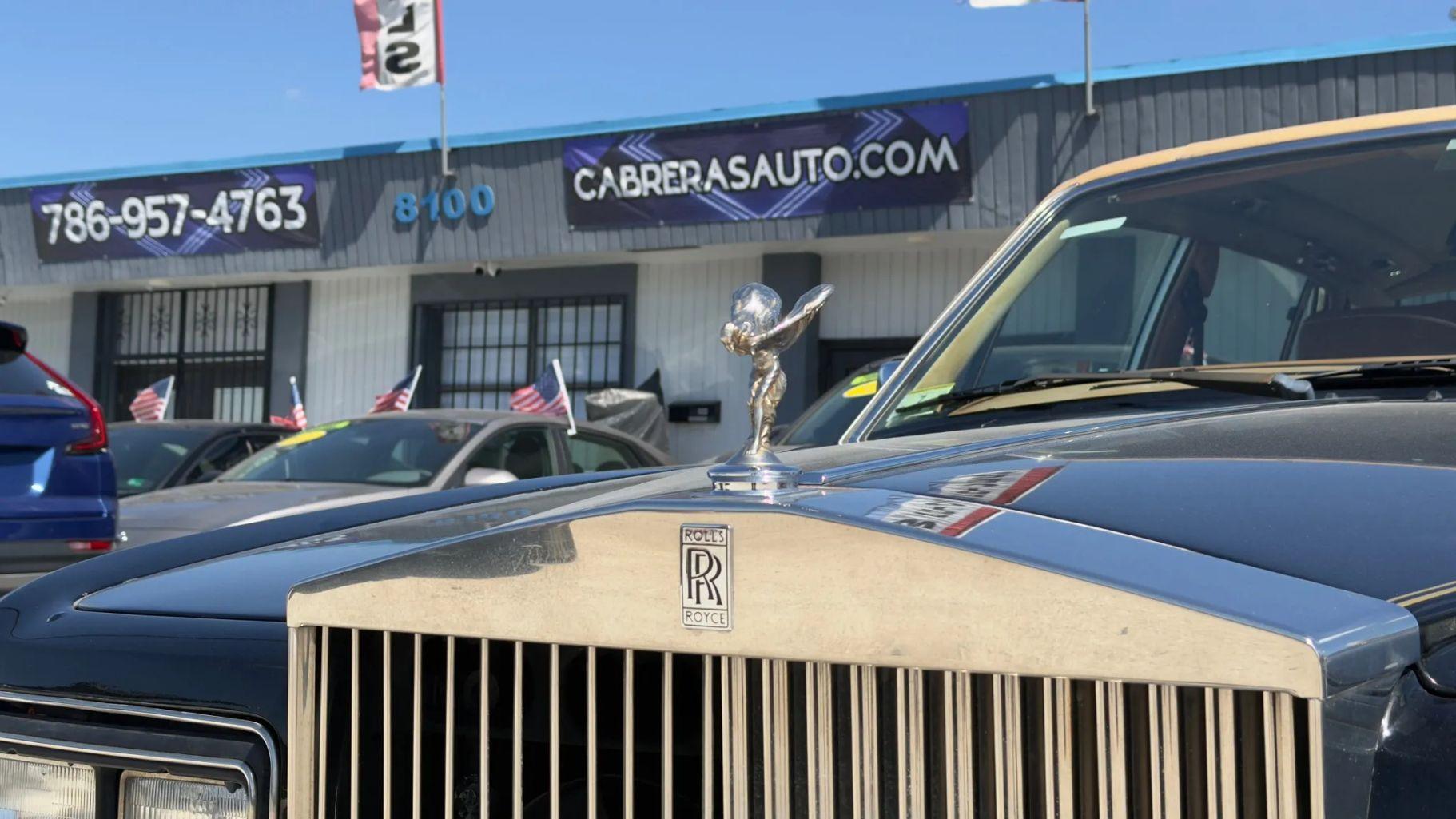 Rolls-Royce Silver Spur Sedan - Thumbnail 12