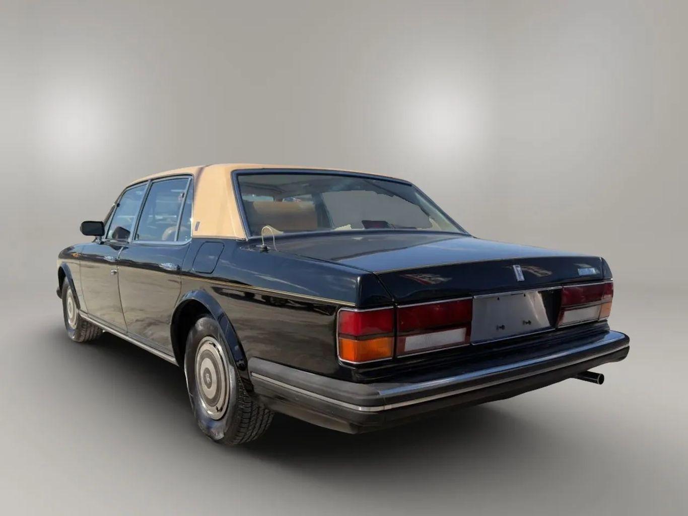 Rolls-Royce Silver Spur Sedan - Thumbnail 13