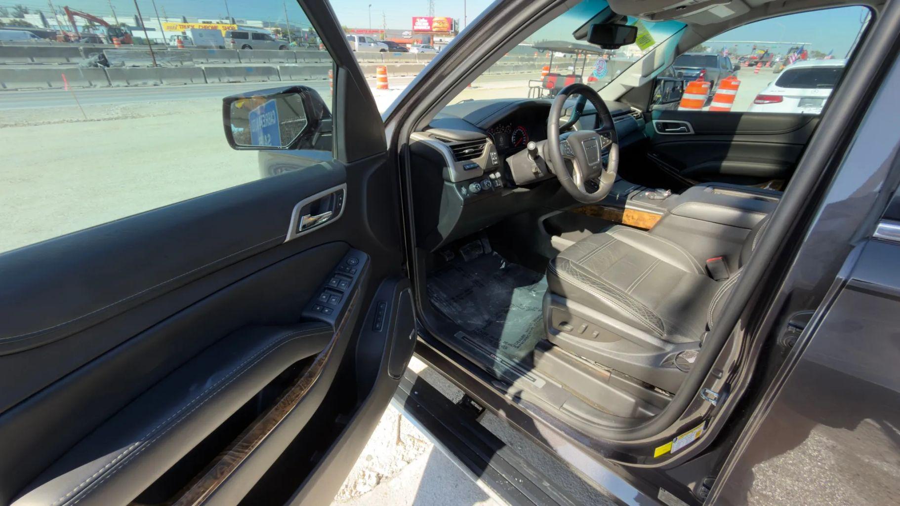 Gmc Yukon - Thumbnail 3