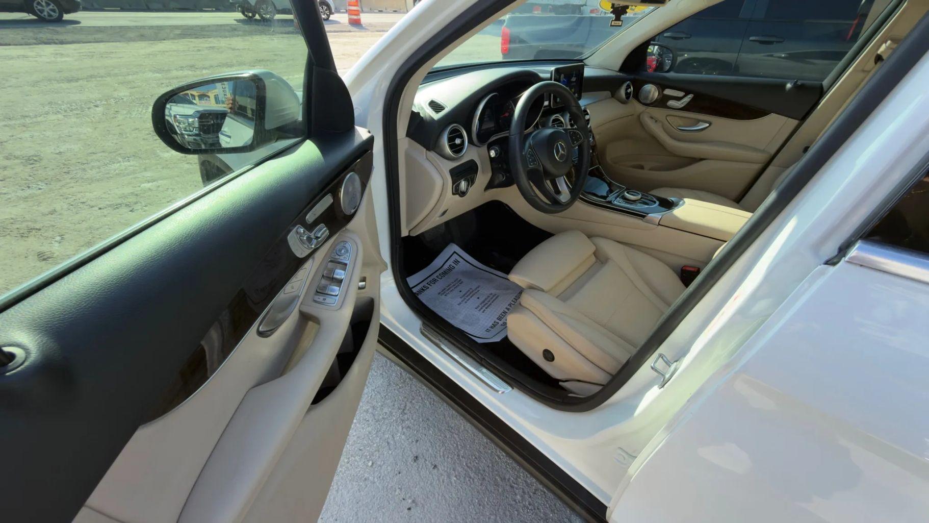 Mercedes-Benz Glc - Thumbnail 3