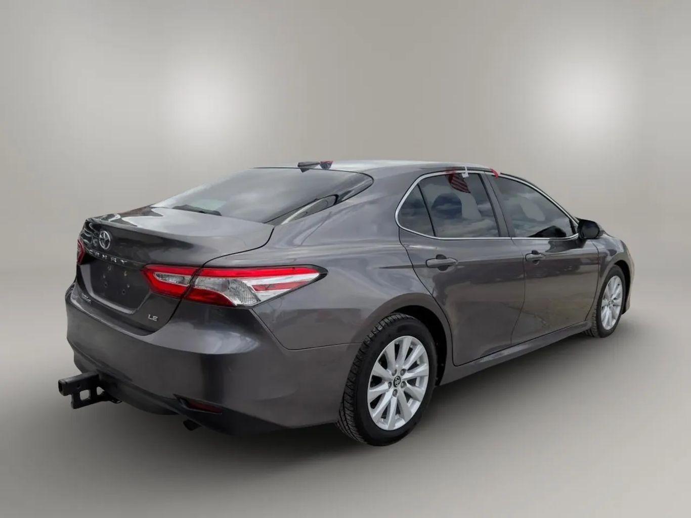 Toyota Camry - Thumbnail 12