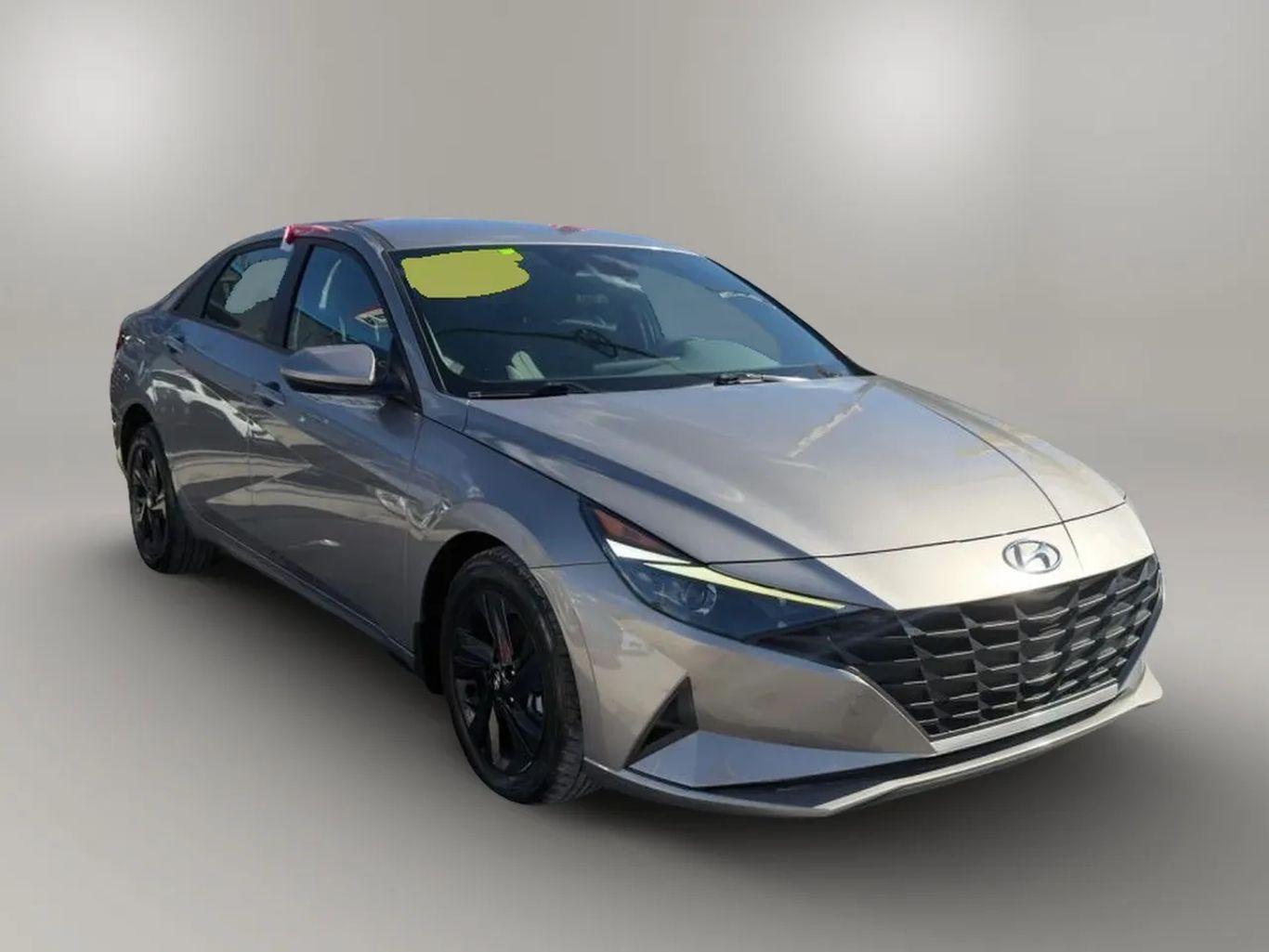 Hyundai Elantra - Thumbnail 10