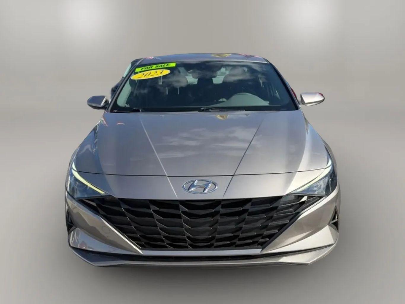 Hyundai Elantra - Thumbnail 9