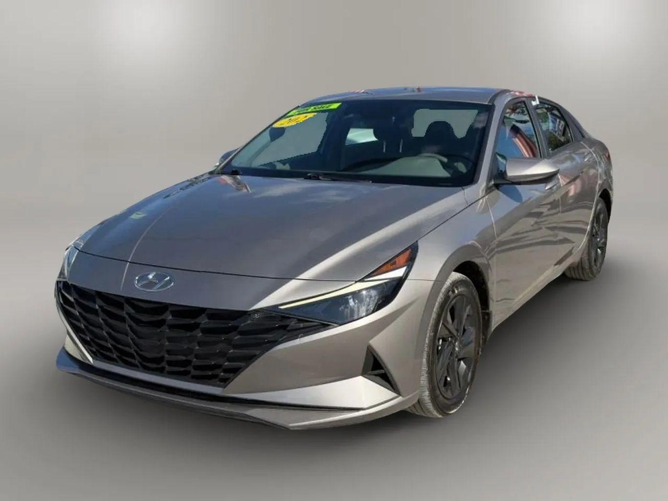 Hyundai Elantra - Thumbnail 8