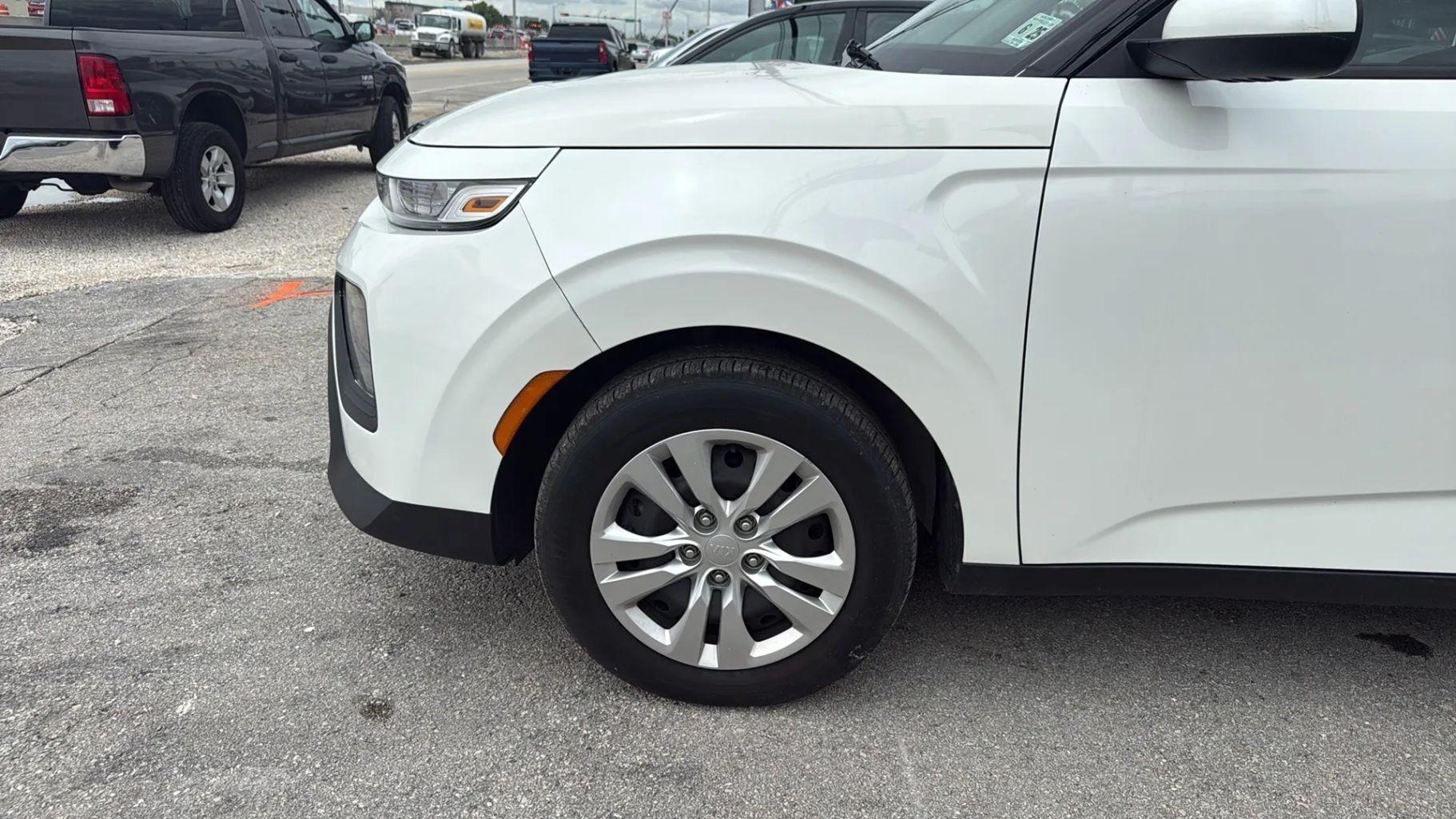 Kia Soul - Thumbnail 11