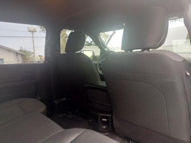 Ram 3500 Crew Cab - Thumbnail 4