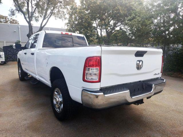 Ram 3500 Crew Cab - Thumbnail 10