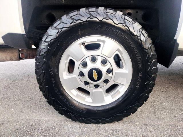 Chevrolet Silverado 2500 Hd Crew Cab - Thumbnail 3