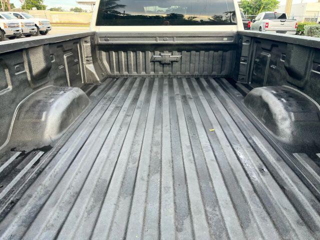Chevrolet Silverado 2500 Hd Crew Cab - Thumbnail 14