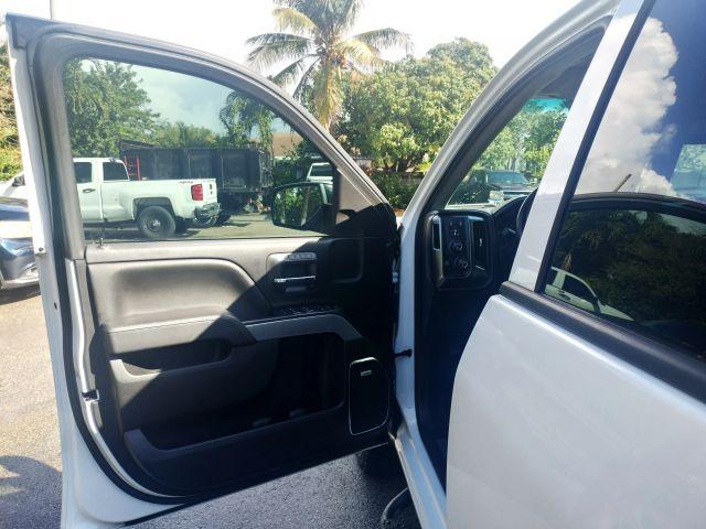 Chevrolet Silverado 1500 Crew Cab - Thumbnail 16