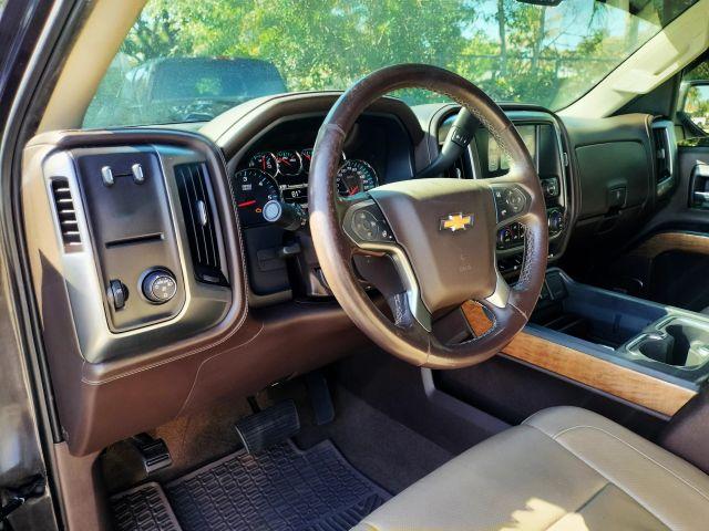 Chevrolet Silverado 1500 Crew Cab - Thumbnail 17