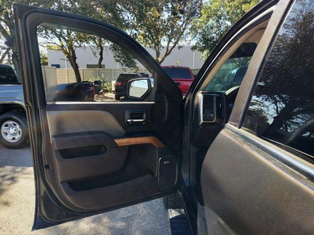 Chevrolet Silverado 1500 Crew Cab - Thumbnail 15