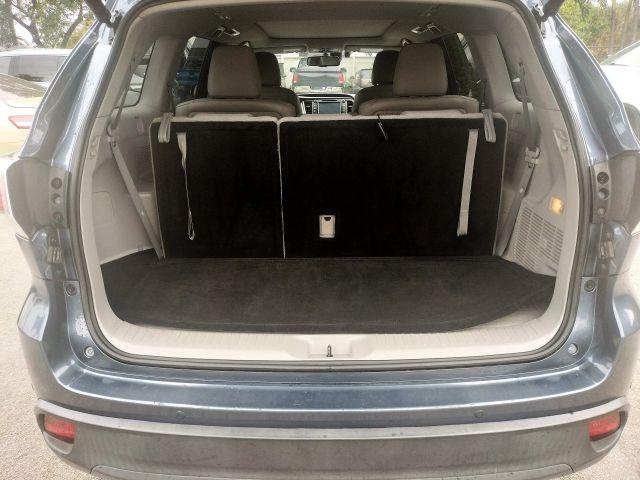 Toyota Highlander - Thumbnail 11