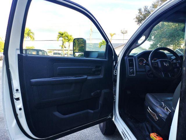 Ram 3500 Regular Cab & Chassis - Thumbnail 14