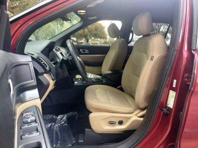 Ford Explorer - Thumbnail 19