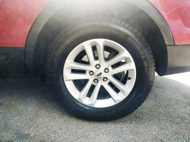 Ford Explorer - Thumbnail 5