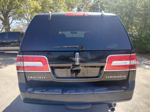 Lincoln Navigator - Thumbnail 11