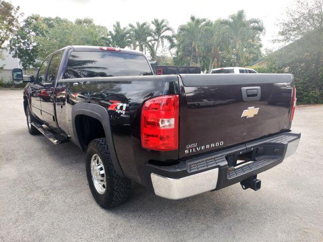 Chevrolet Silverado 2500 Hd Crew Cab - Thumbnail 10