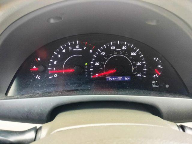 Toyota Camry - Thumbnail 3