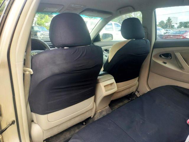 Toyota Camry - Thumbnail 19