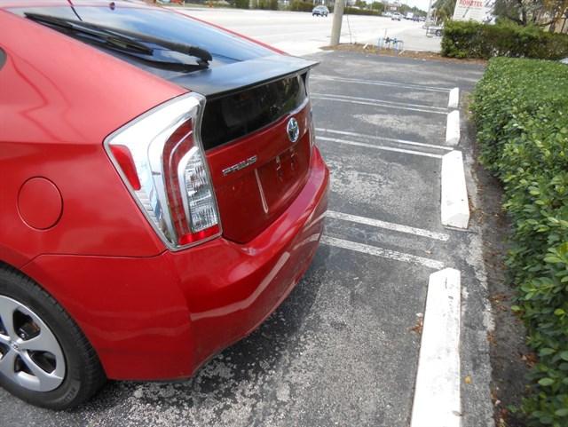 Toyota Prius Iii | Stock No: 14766 - Thumbnail 5