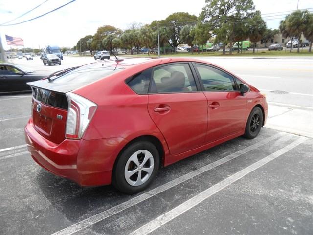 Toyota Prius Iii | Stock No: 14766 - Thumbnail 6