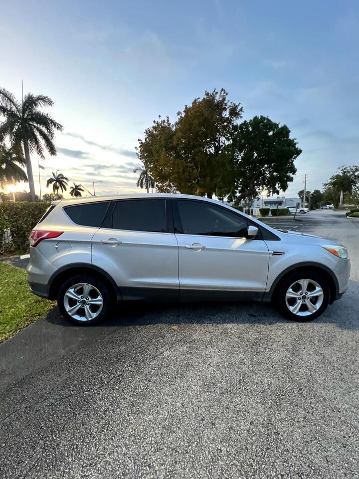 Ford Escape - Thumbnail 11