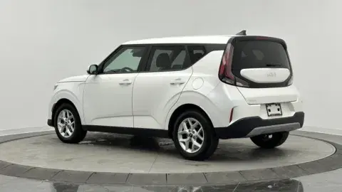 Kia Soul Lx - Thumbnail 5