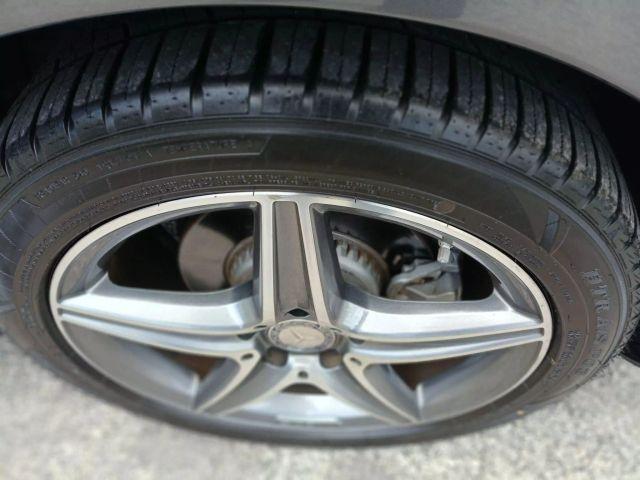 Mercedes-Benz E-Class - Thumbnail 3