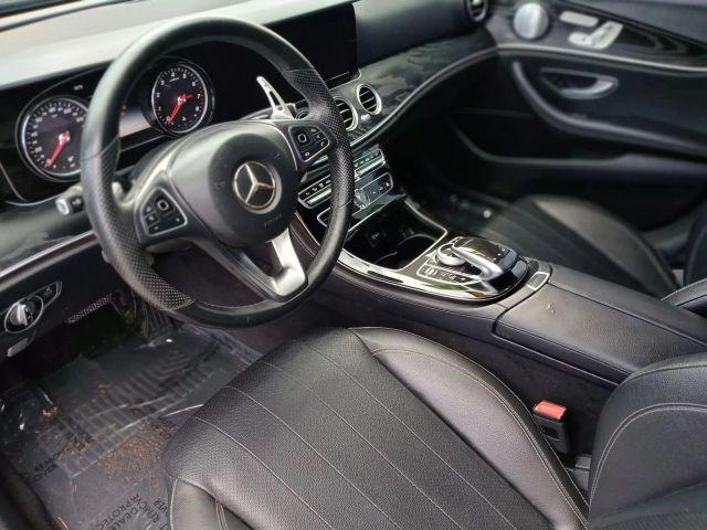 Mercedes-Benz E-Class - Thumbnail 16