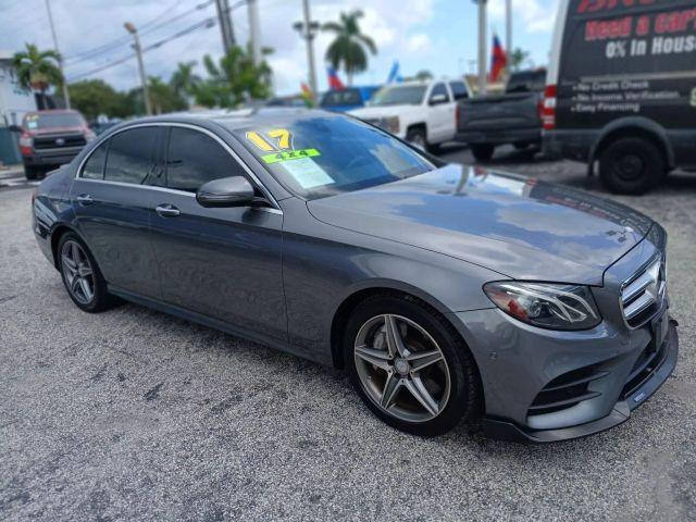 Mercedes-Benz E-Class - Thumbnail 12