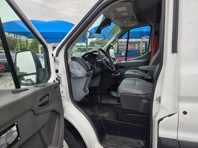 Ford Transit 150 Van - Thumbnail 16