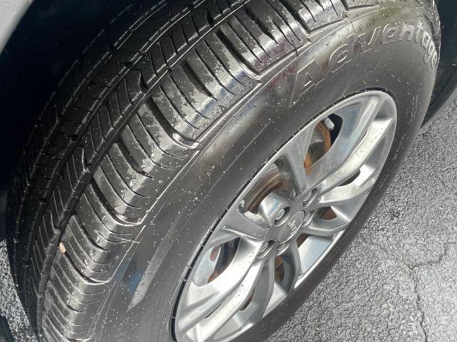 Jeep Cherokee - Thumbnail 2