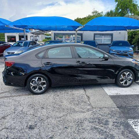 Kia Forte - Thumbnail 11