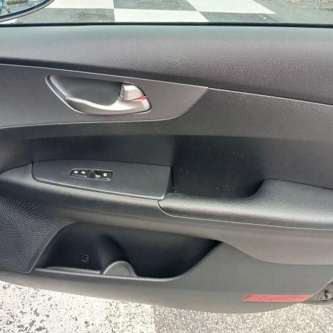Kia Forte - Thumbnail 20
