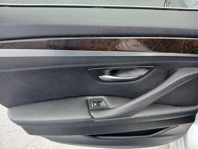 Bmw 5 Series - Thumbnail 17