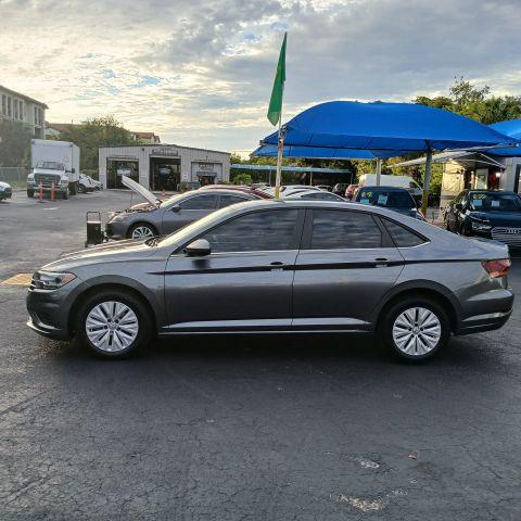 Volkswagen Jetta - Thumbnail 7