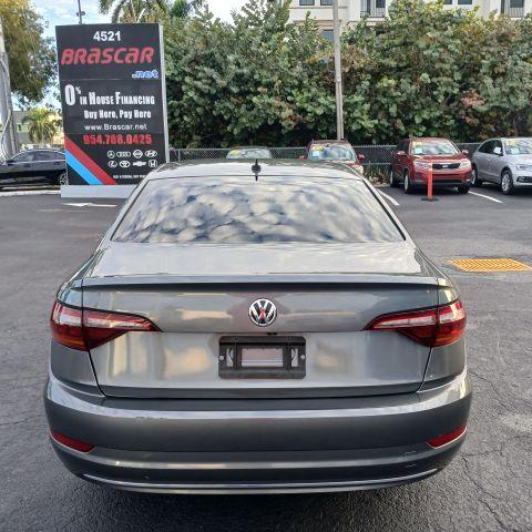 Volkswagen Jetta - Thumbnail 9