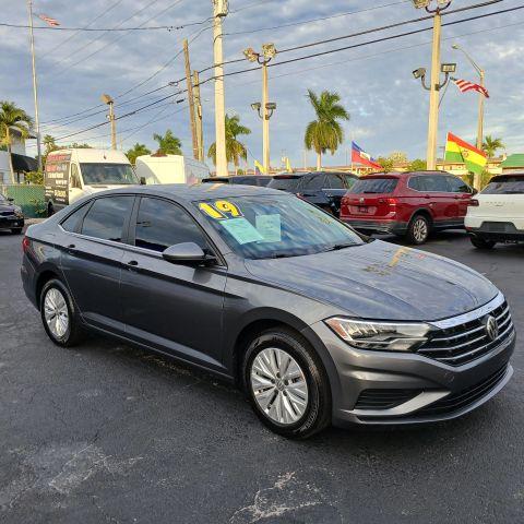 Volkswagen Jetta - Thumbnail 12