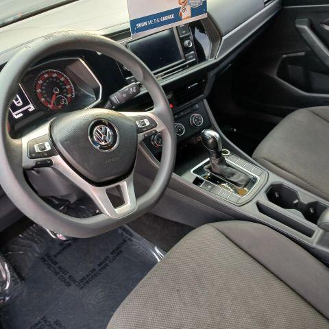 Volkswagen Jetta - Thumbnail 16