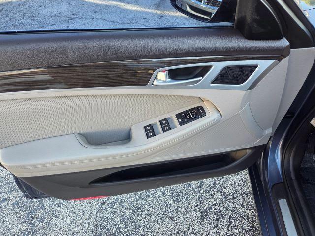 Hyundai Genesis - Thumbnail 14