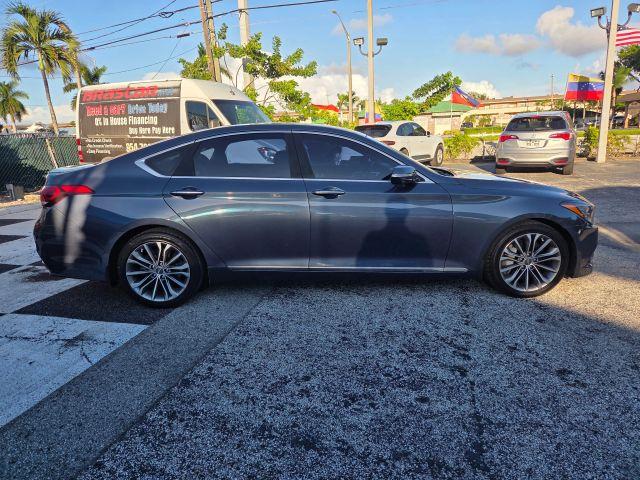 Hyundai Genesis - Thumbnail 13