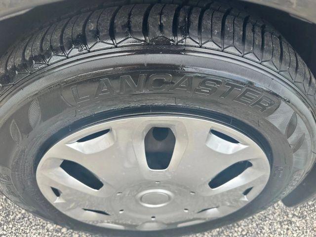 Nissan Versa - Thumbnail 17