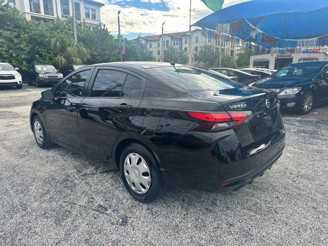 Nissan Versa - Thumbnail 9