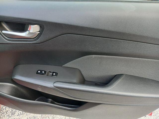 Hyundai Accent - Thumbnail 20