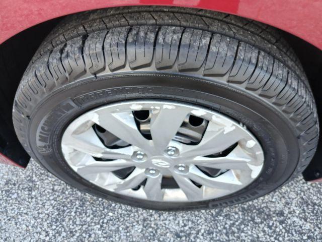 Hyundai Accent - Thumbnail 2